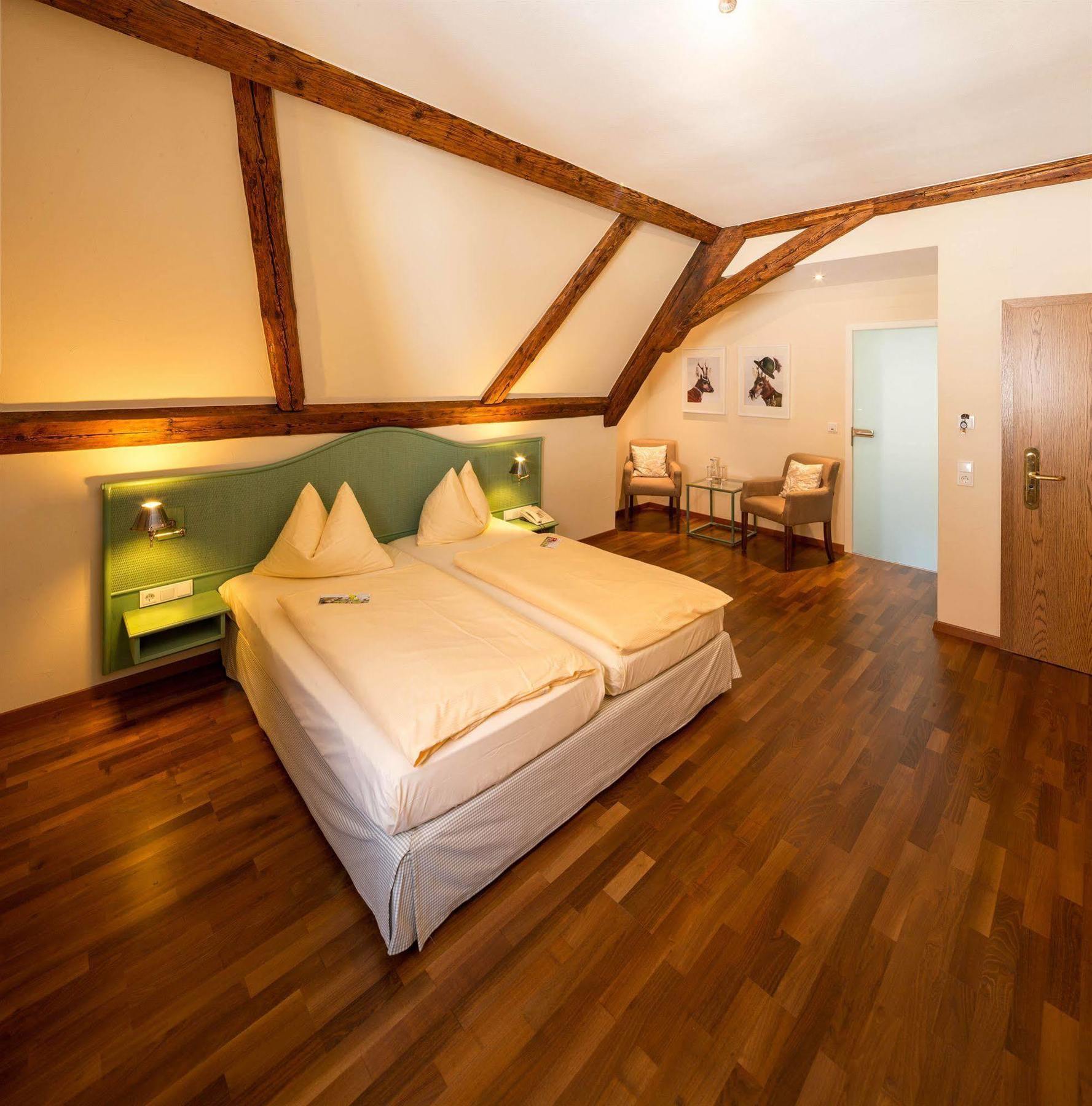 Bayerischer Hof 4*